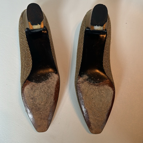 Stuart Weitzman Beige Woven Leather Pumps in 8.5 - Picture 5 of 9